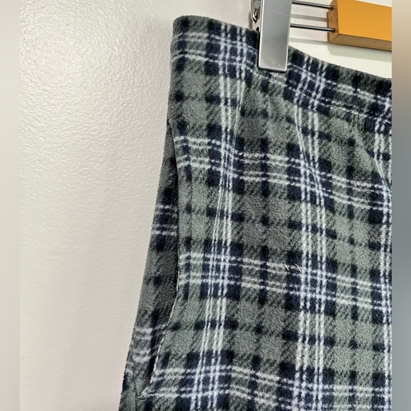 Tommy Hilfiger Men’s Plaid Fleece Lounge Pants – Size Small – Flawed - Picture 10 of 14